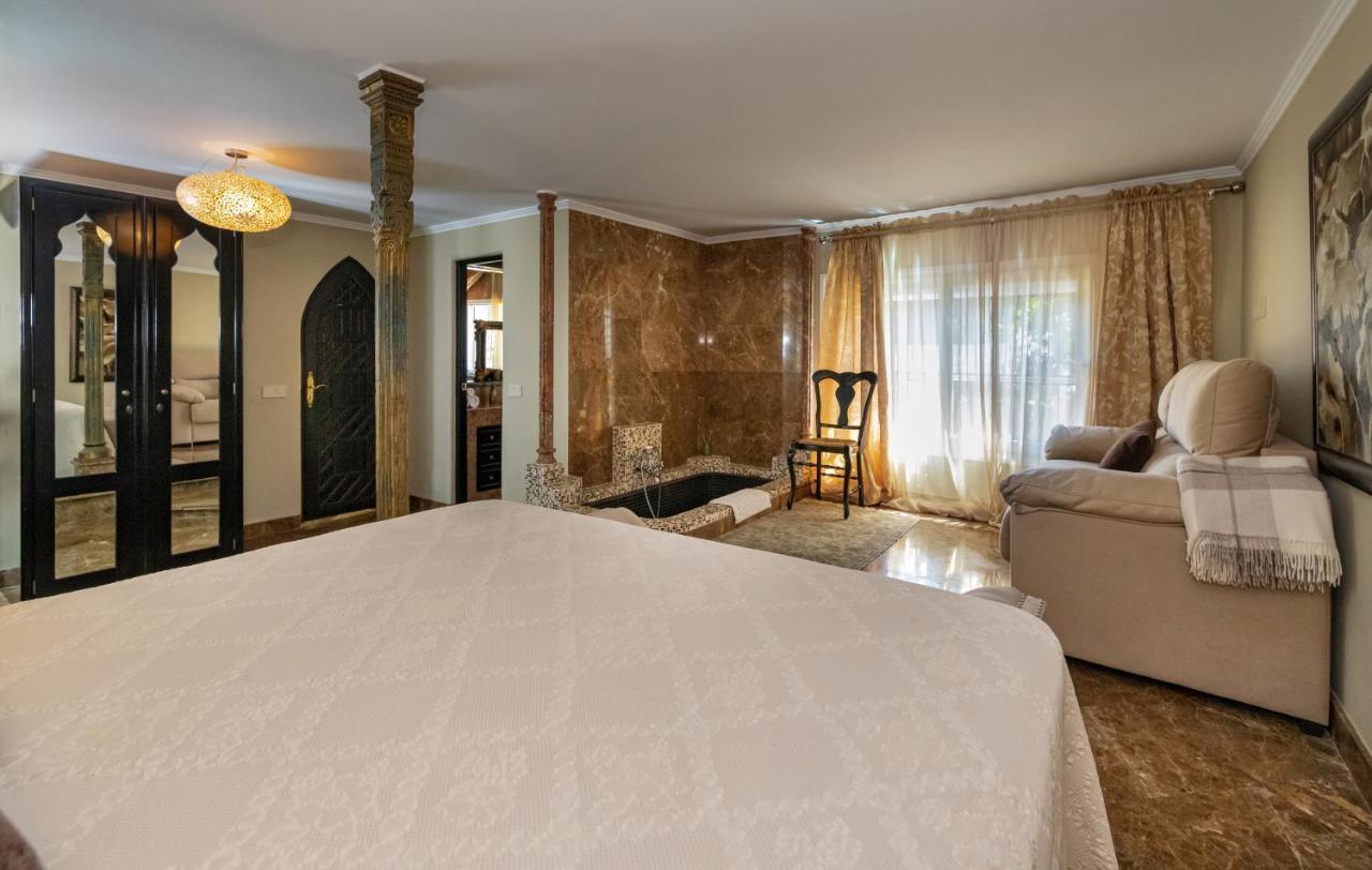 Villa In Puerto Cabopino 마르베야 외부 사진