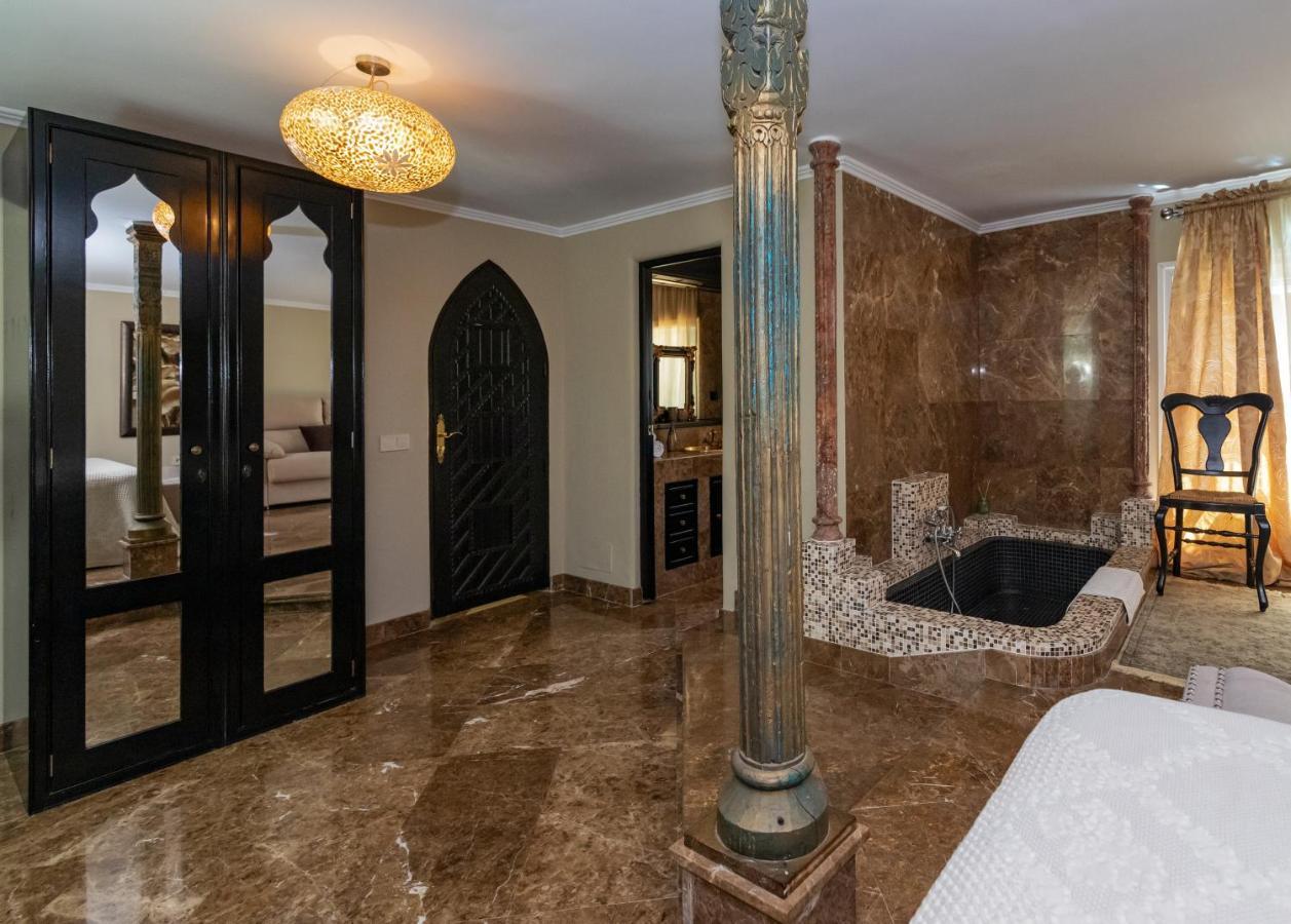 Villa In Puerto Cabopino 마르베야 외부 사진