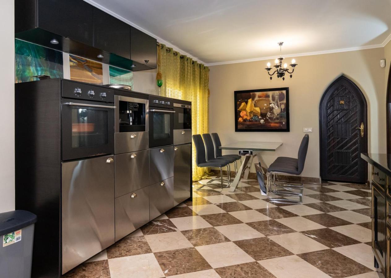 Villa In Puerto Cabopino 마르베야 외부 사진