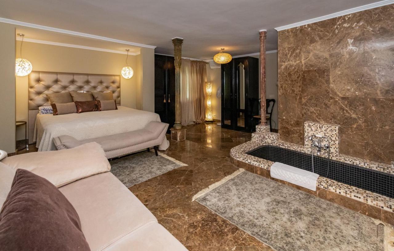 Villa In Puerto Cabopino 마르베야 외부 사진